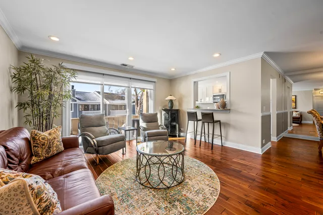 $299,900 | 1133 Hawthorne Court, Unit A2, Wheeling, IL 60090