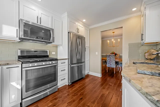 $299,900 | 1133 Hawthorne Court, Unit A2, Wheeling, IL 60090