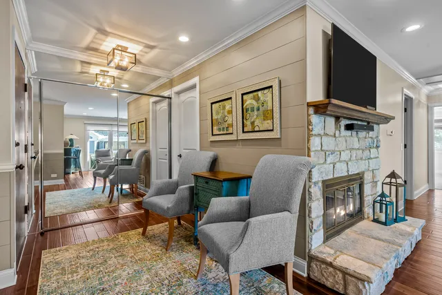 $299,900 | 1133 Hawthorne Court, Unit A2, Wheeling, IL 60090