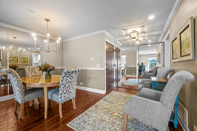 $299,900 | 1133 Hawthorne Court, Unit A2, Wheeling, IL 60090