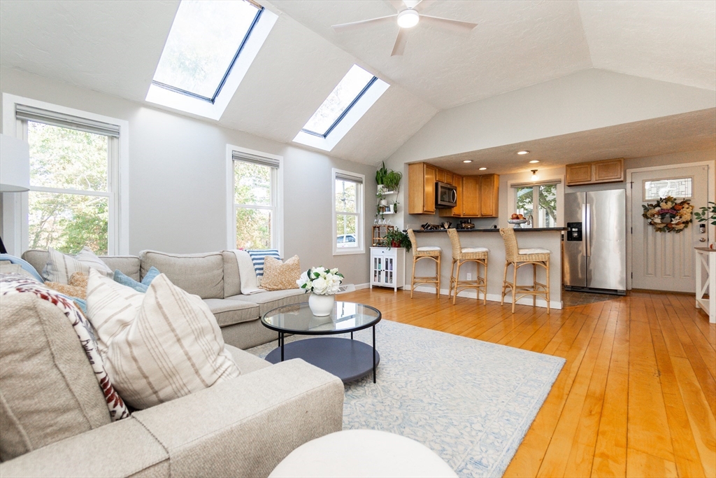 37 Cary Road Plymouth, MA 02360 - Photo 4 of 42 Gallery Image 4
