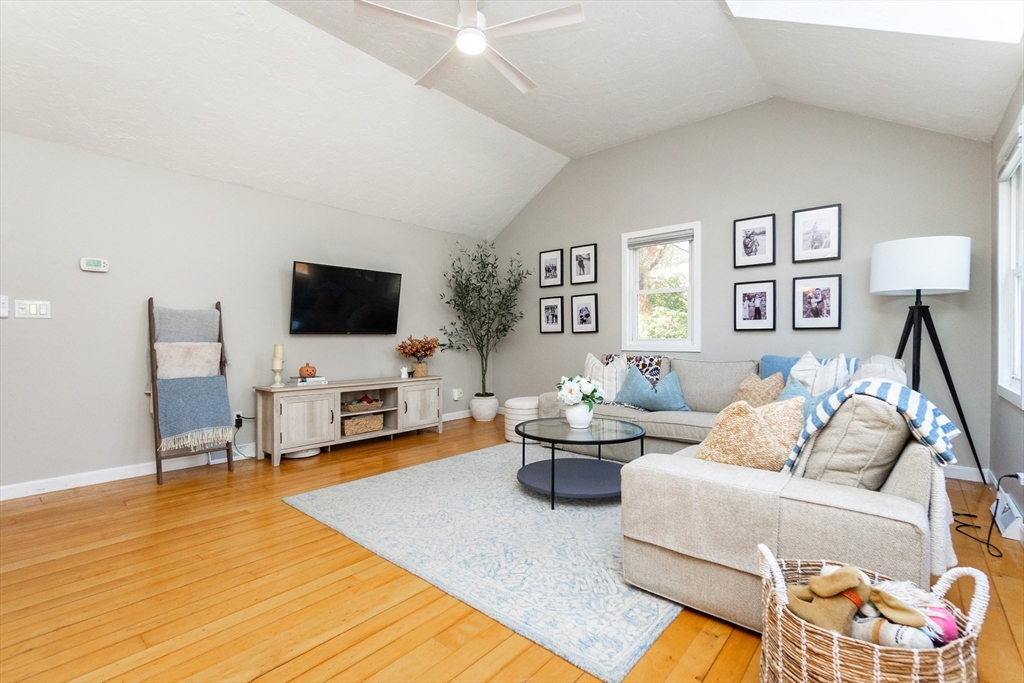 37 Cary Road Plymouth, MA 02360 - Photo 5 of 42 Gallery Image 5