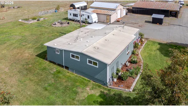 $565,000 | 36263 Airport Drive, Lebanon, OR 97355