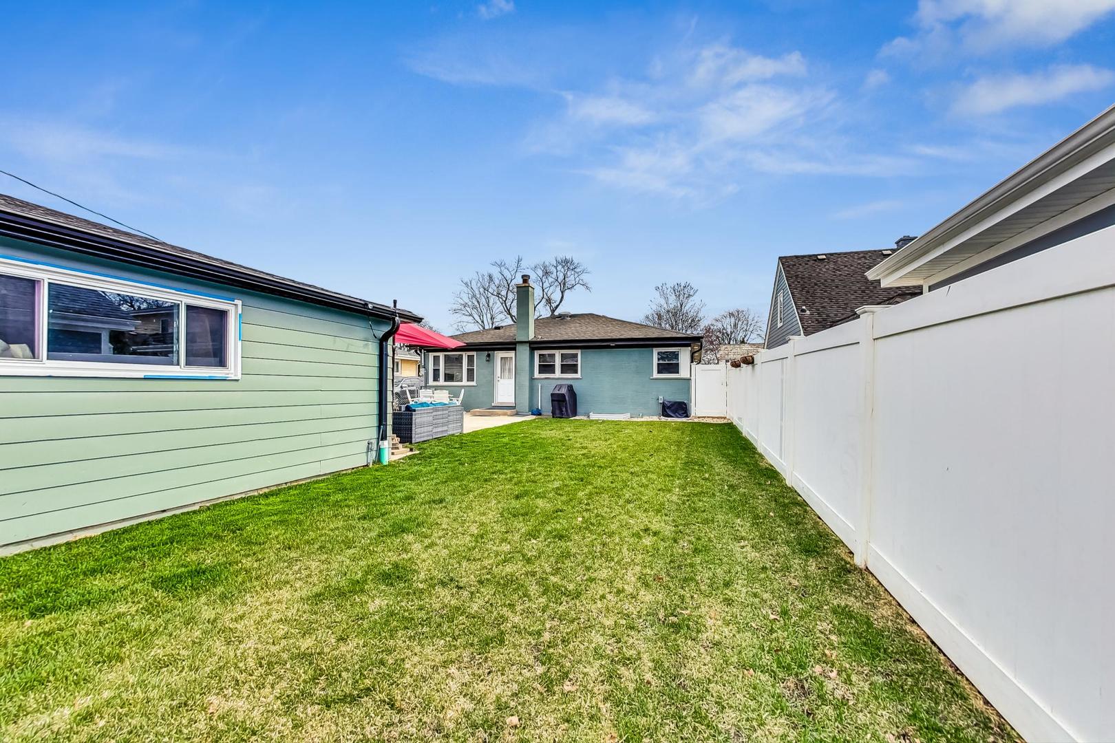 824 Florence Drive Park Ridge, IL 60068 - Photo 42 of 45 a view of a house with a backyard