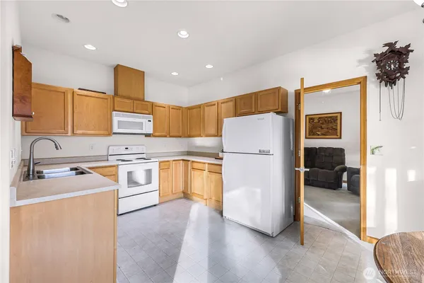$322,050 | 1305 Boon Street, Unit 213, Sumas, WA 98295