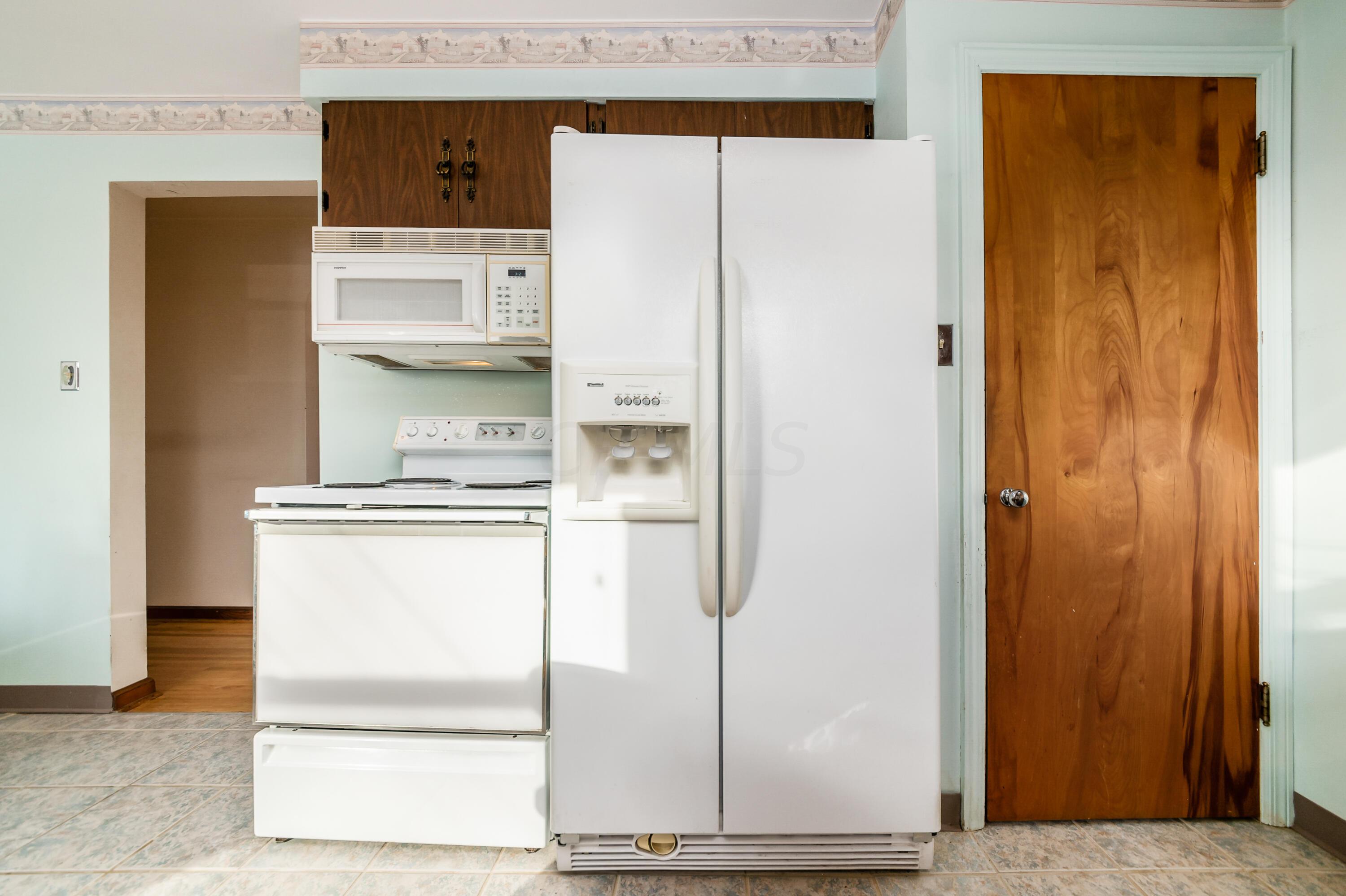 381 Garden Road Columbus, OH 43214 - Photo 22 of 40 381 Garden Kitchen 2