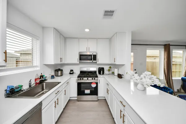 $245,000 | 28910 Texas Sparrow Lane, Hockley, TX 77447