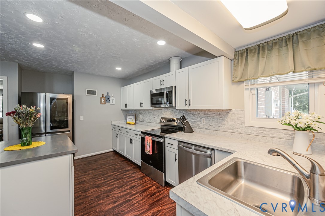 116 Homestead Drive Colonial Heights, VA 23834 - Photo 16 of 33