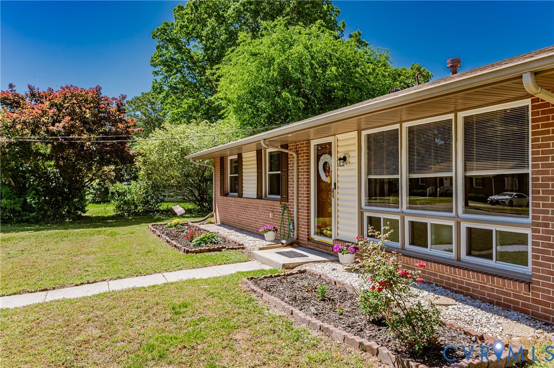116 Homestead Drive Colonial Heights, VA 23834 - Photo 2 of 33