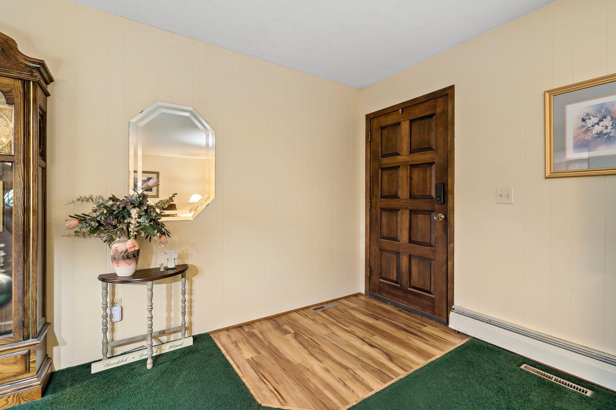 2217 Ripley Avenue Maplewood, MN 55109 - Photo 6 of 48