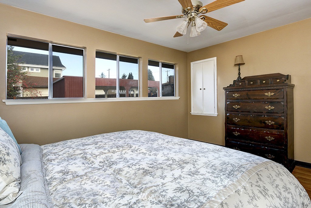 4102 Southwest Monroe Street Seattle, WA 98136 - Photo 11 of 19 Gallery Image 11
