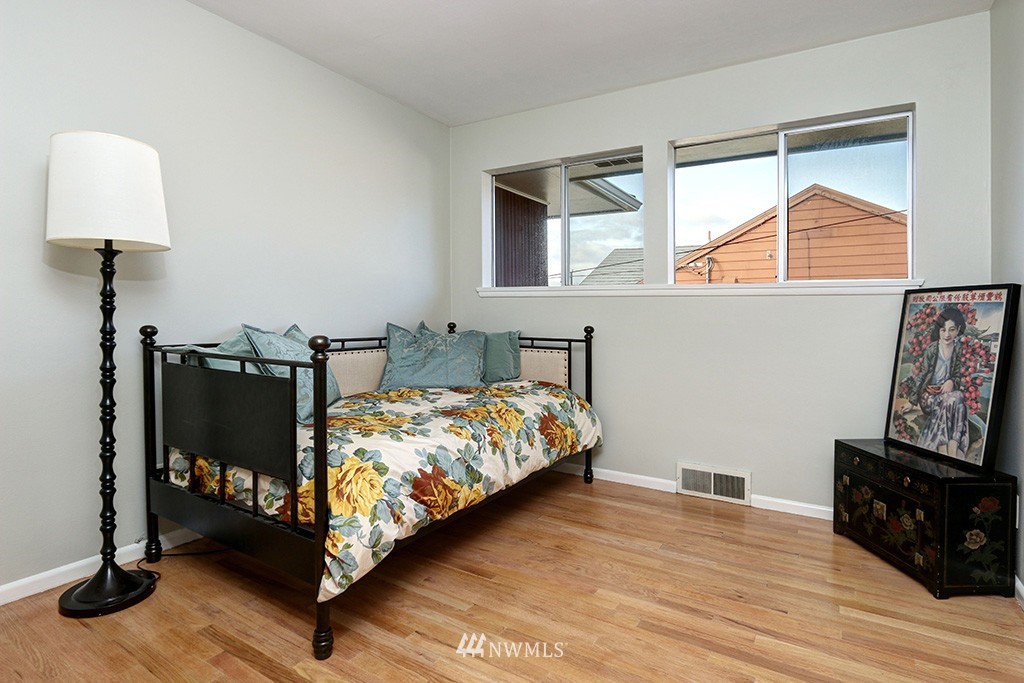 4102 Southwest Monroe Street Seattle, WA 98136 - Photo 13 of 19 Gallery Image 13