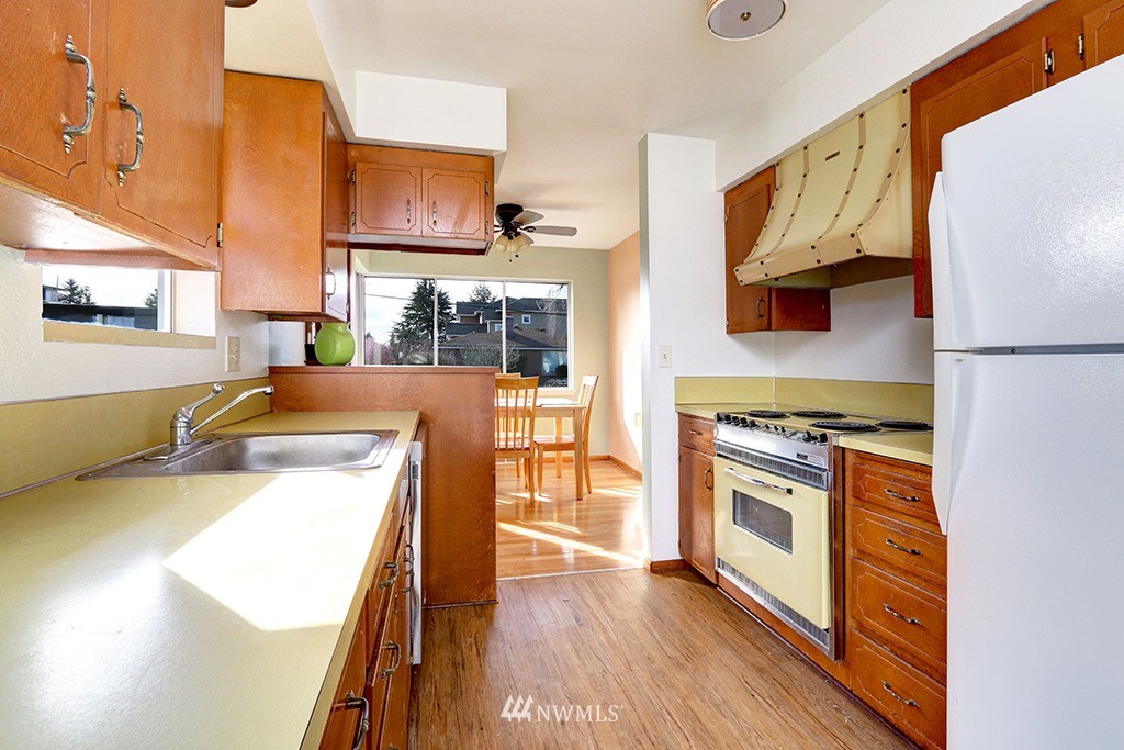 4102 Southwest Monroe Street Seattle, WA 98136 - Photo 8 of 19 Gallery Image 8