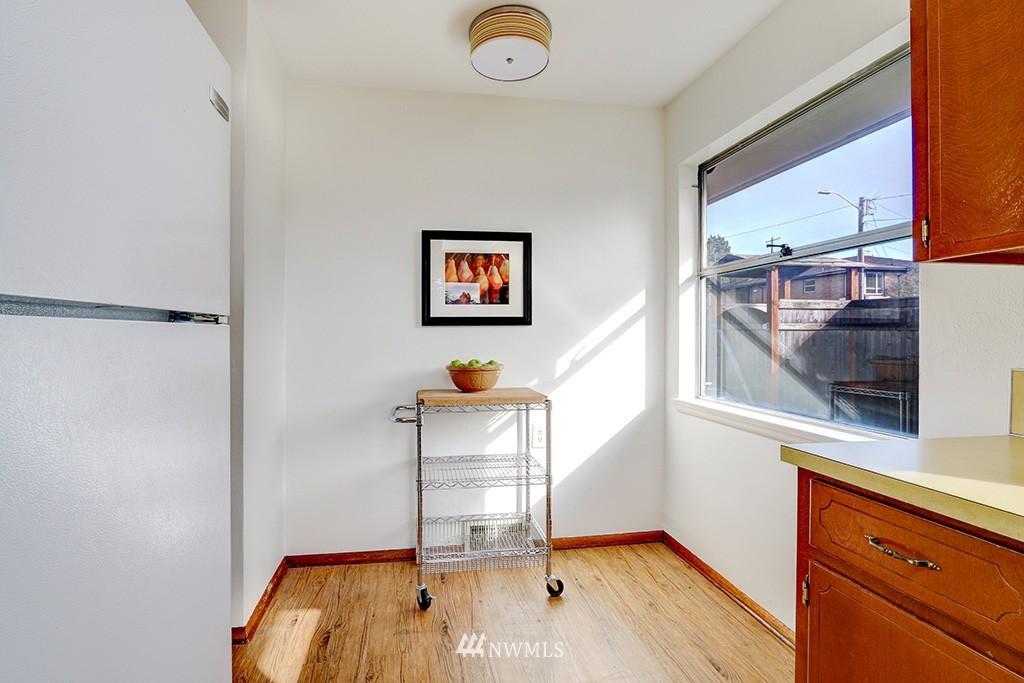 4102 Southwest Monroe Street Seattle, WA 98136 - Photo 9 of 19 Gallery Image 9