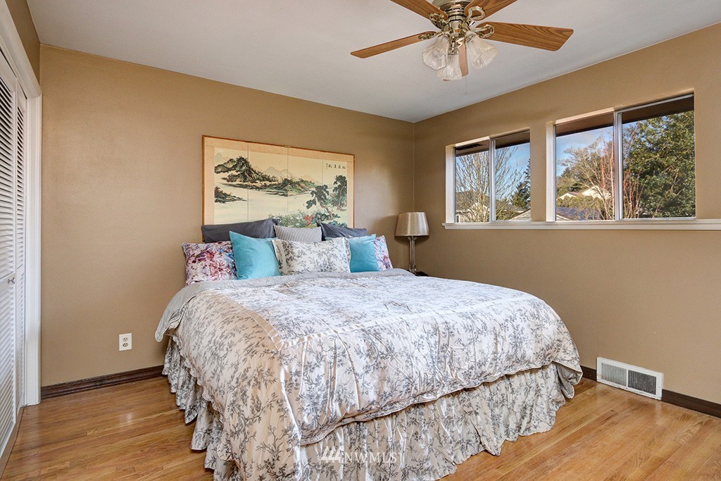 4102 Southwest Monroe Street Seattle, WA 98136 - Photo 10 of 19 Gallery Image 10