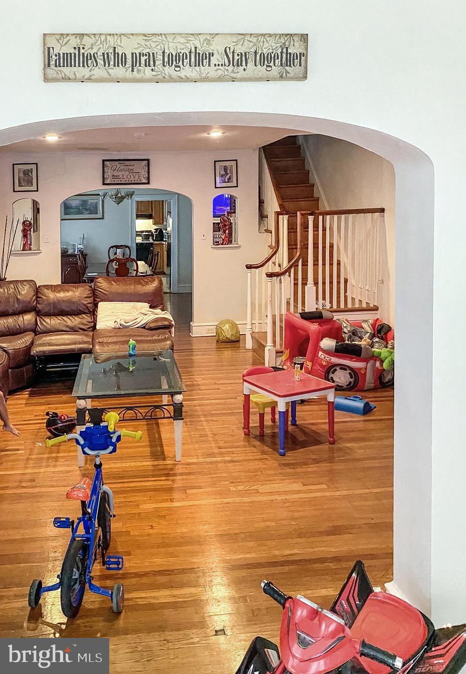 5404 Gainor Road Philadelphia, PA 19131 - Photo 4 of 20 Gallery Image 4