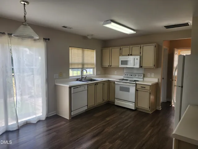 $1,990 | 4820 Loganshire Lane, Raleigh, NC 27616