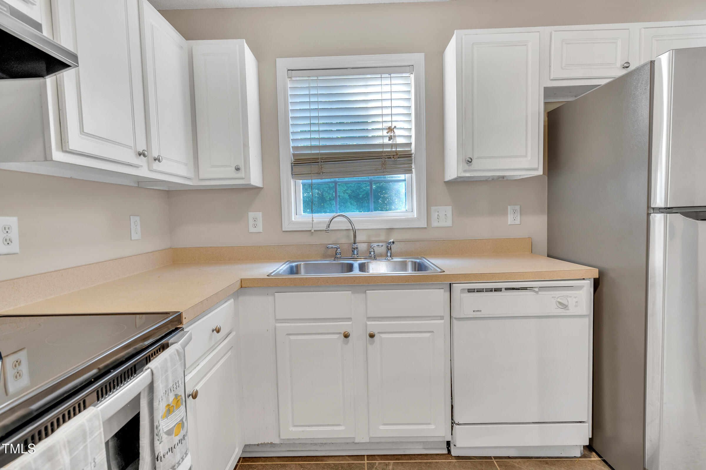 5617 Tealbrook Drive Raleigh, NC 27610 - Photo 3 of 29 DSC08243