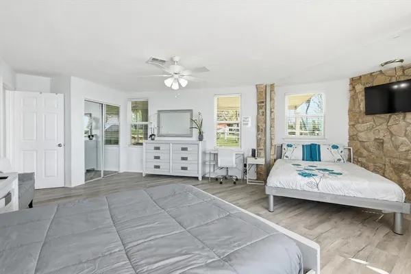 $2,850 | 732 Blue Fathom Drive, Runaway Bay, TX 76426