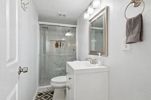$2,850 | 732 Blue Fathom Drive, Runaway Bay, TX 76426