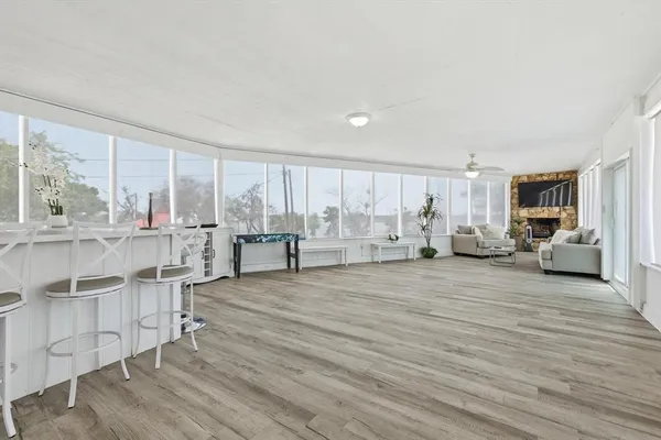 $2,850 | 732 Blue Fathom Drive, Runaway Bay, TX 76426