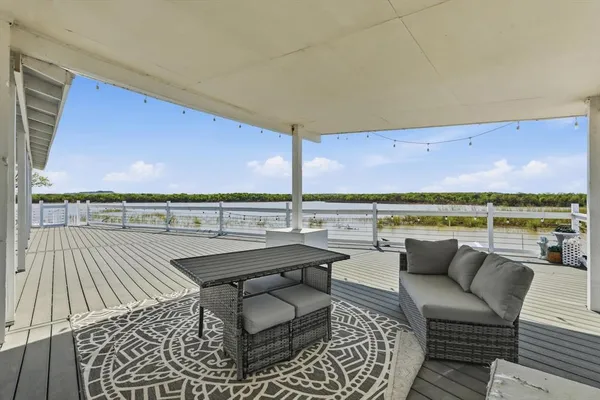 $2,850 | 732 Blue Fathom Drive, Runaway Bay, TX 76426