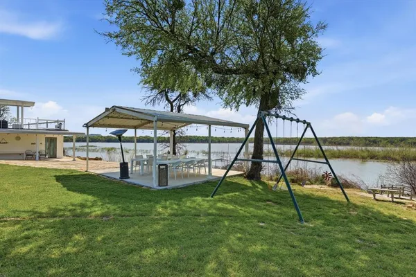 $2,850 | 732 Blue Fathom Drive, Runaway Bay, TX 76426