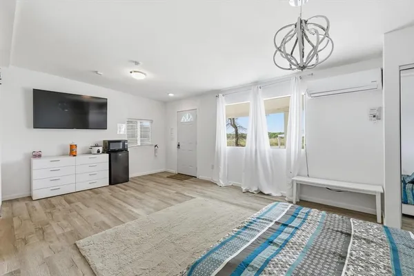 $2,850 | 732 Blue Fathom Drive, Runaway Bay, TX 76426