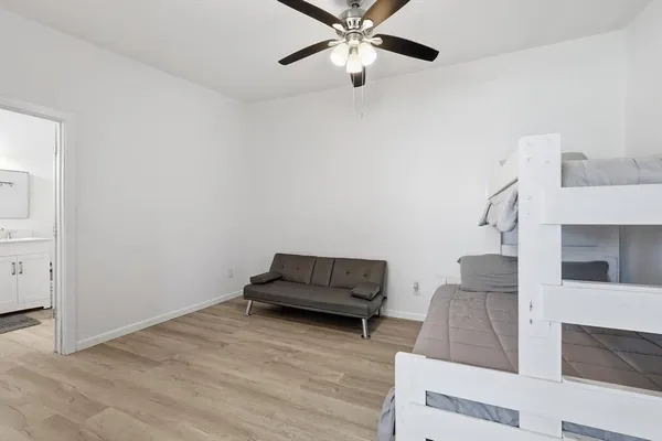 $2,850 | 732 Blue Fathom Drive, Runaway Bay, TX 76426