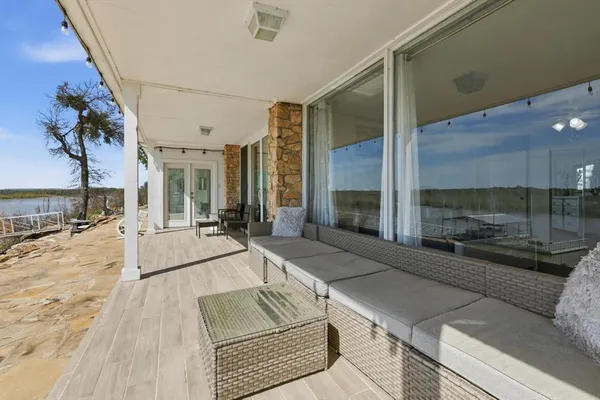 $2,850 | 732 Blue Fathom Drive, Runaway Bay, TX 76426
