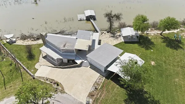 $2,850 | 732 Blue Fathom Drive, Runaway Bay, TX 76426