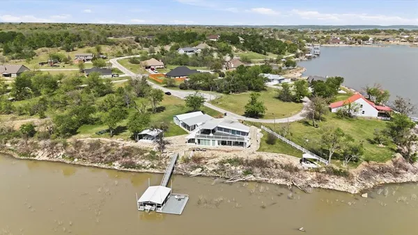 $2,850 | 732 Blue Fathom Drive, Runaway Bay, TX 76426