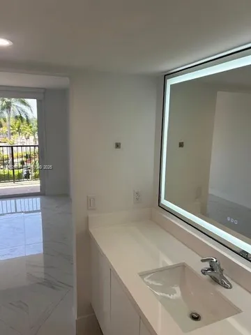 $3,800 | 55 Ocean Ln Drive, Unit 3034, Key Biscayne, FL 33149