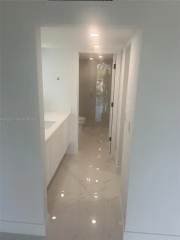 $3,800 | 55 Ocean Ln Drive, Unit 3034, Key Biscayne, FL 33149