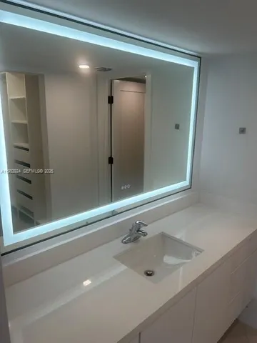 $3,800 | 55 Ocean Ln Drive, Unit 3034, Key Biscayne, FL 33149