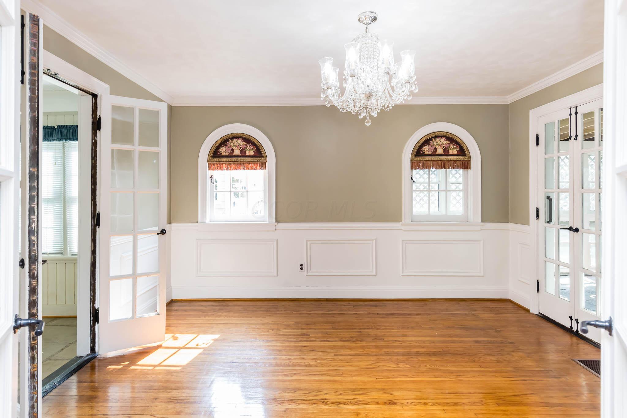 1757 Merrick Road Columbus, OH 43212 - Photo 13 of 40 1757 Merrick Rd-Dining Room