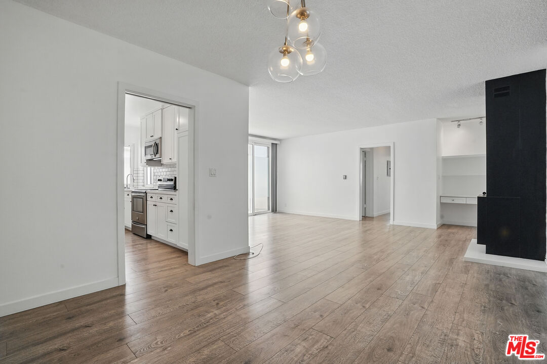 930 3rd Street, Unit 303 Santa Monica, CA 90403 - Photo 3 of 39