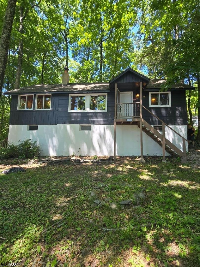 19 Lonaconing Road Vernon, NJ 07422 - Photo 2 of 23