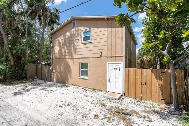 $405,000 | 1900 45th Street South, St. Petersburg, FL 33711