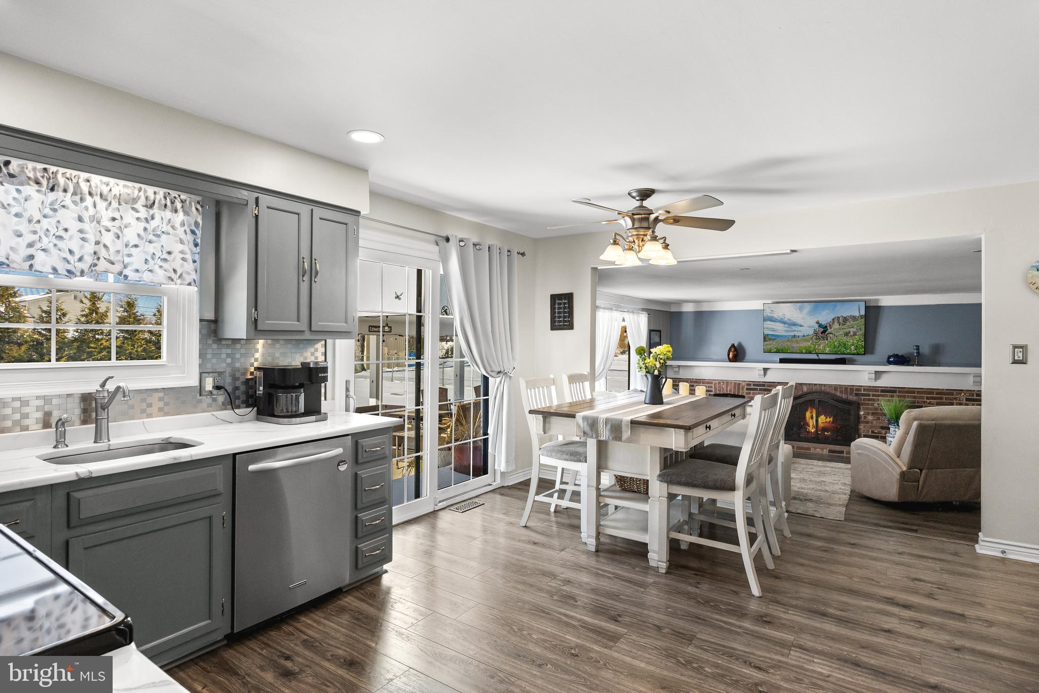 247 Southview Drive Delran, NJ 08075 - Photo 11 of 32