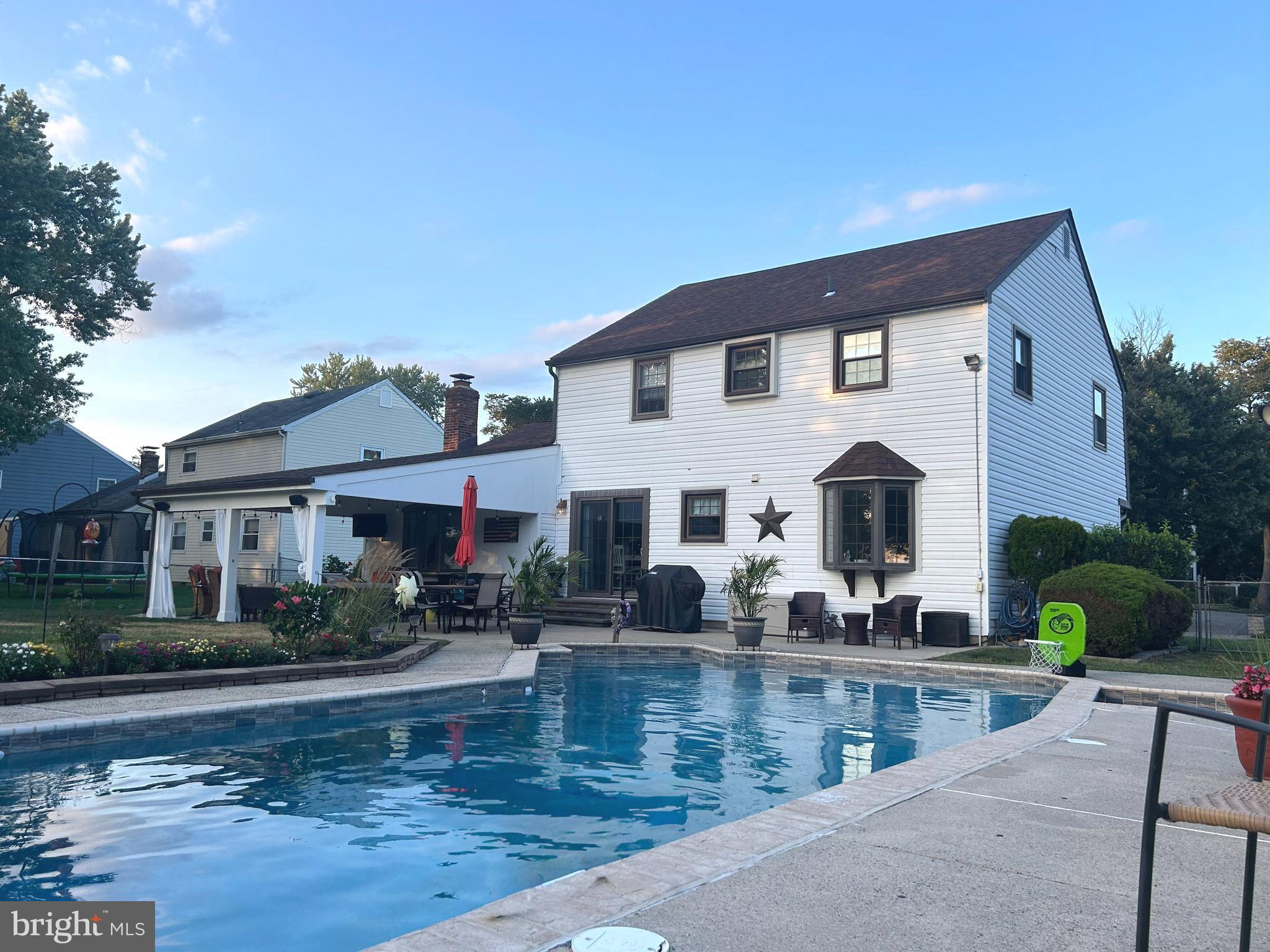 247 Southview Drive Delran, NJ 08075 - Photo 2 of 32 Summer Party Time! Gunite Pool - Seller Photo