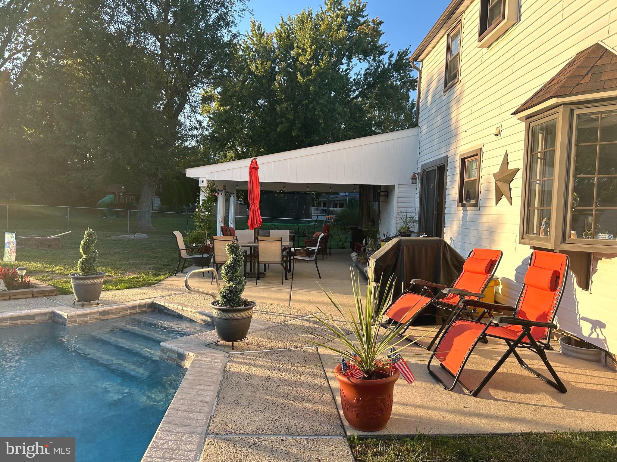 247 Southview Drive Delran, NJ 08075 - Photo 4 of 32 Summer Party Time! - Seller Photo