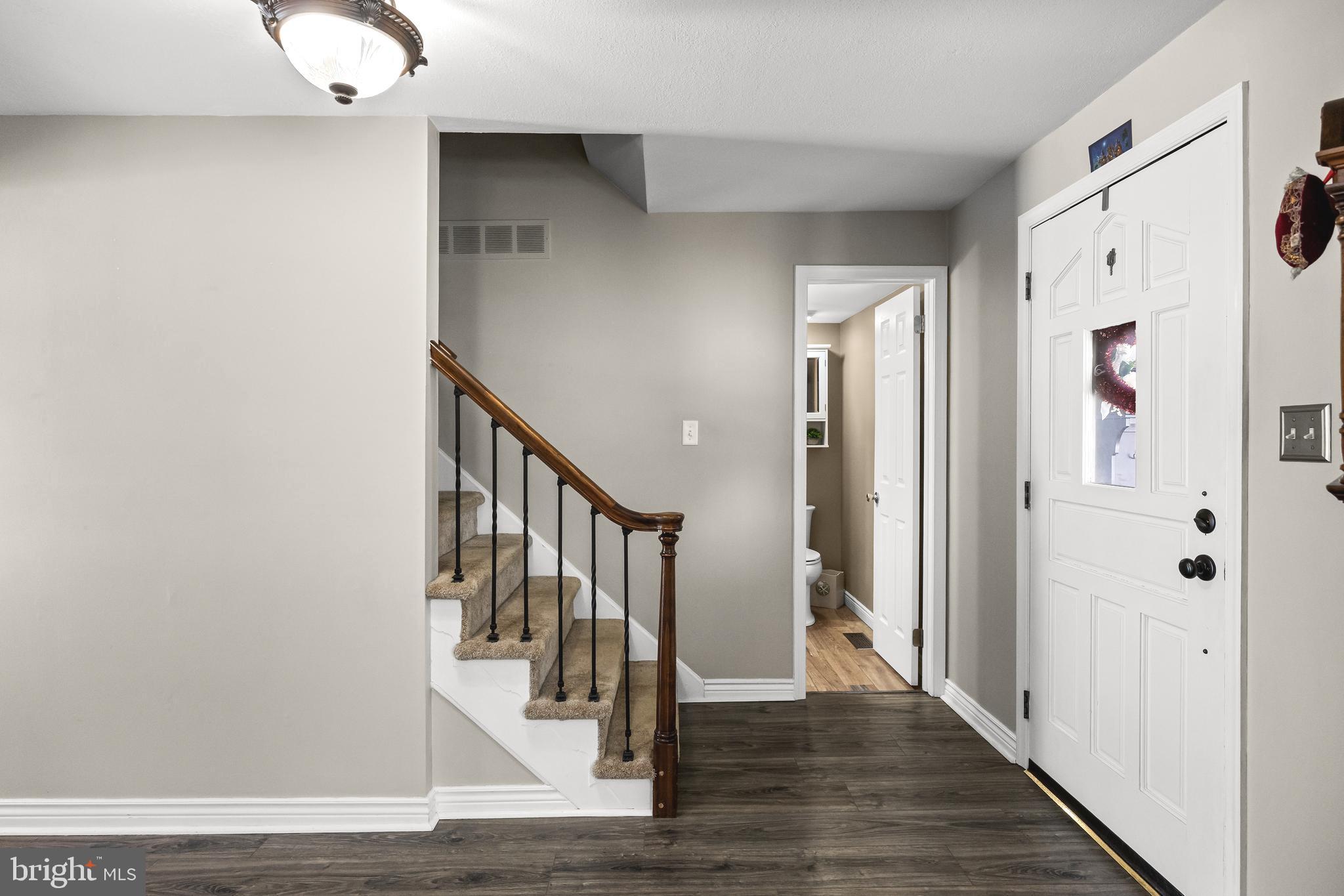 247 Southview Drive Delran, NJ 08075 - Photo 6 of 32