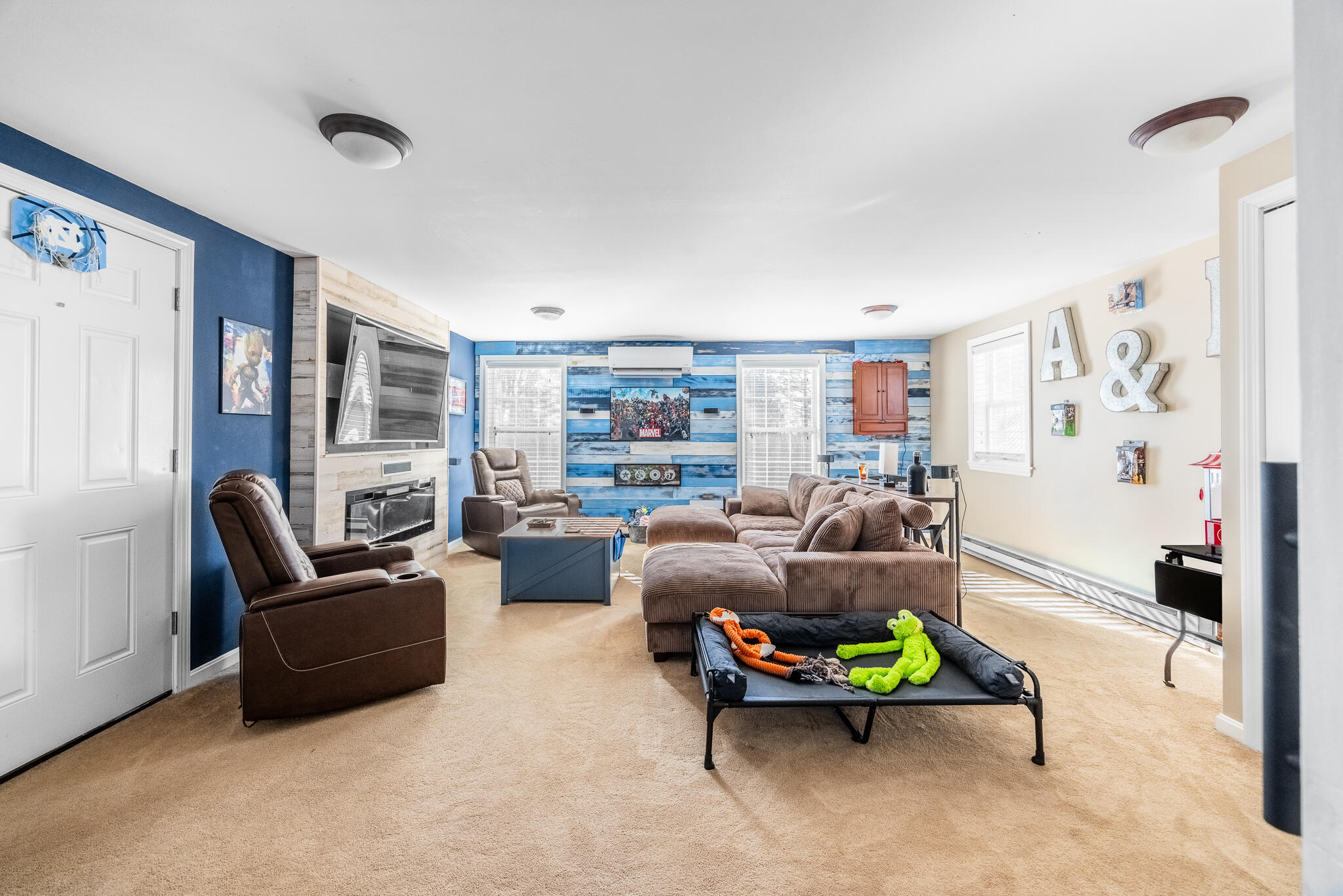 152 East Broadway Extension Bangor, ME 04401 - Photo 16 of 46 Upstairs Living