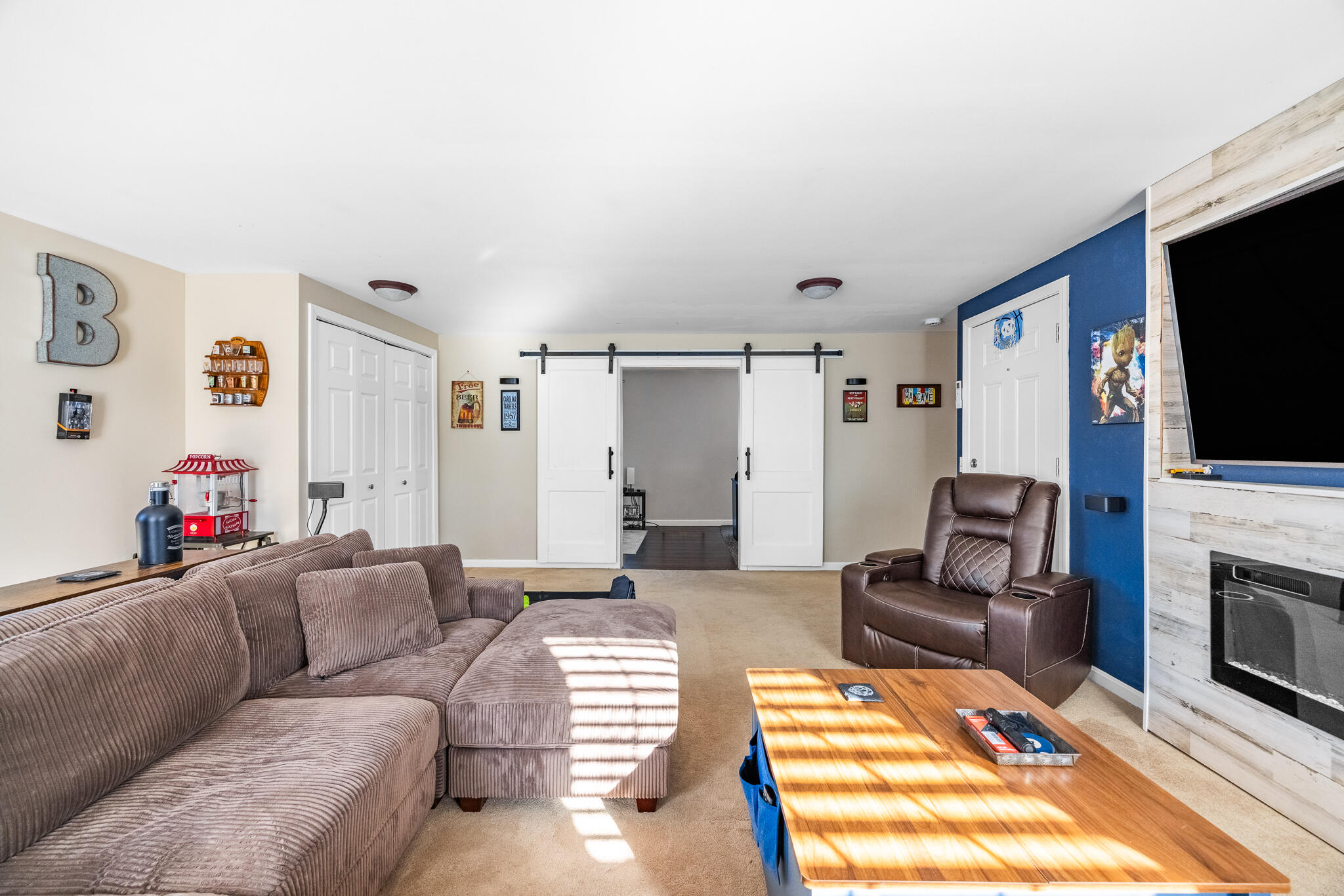 152 East Broadway Extension Bangor, ME 04401 - Photo 17 of 46 Upstairs Living-2