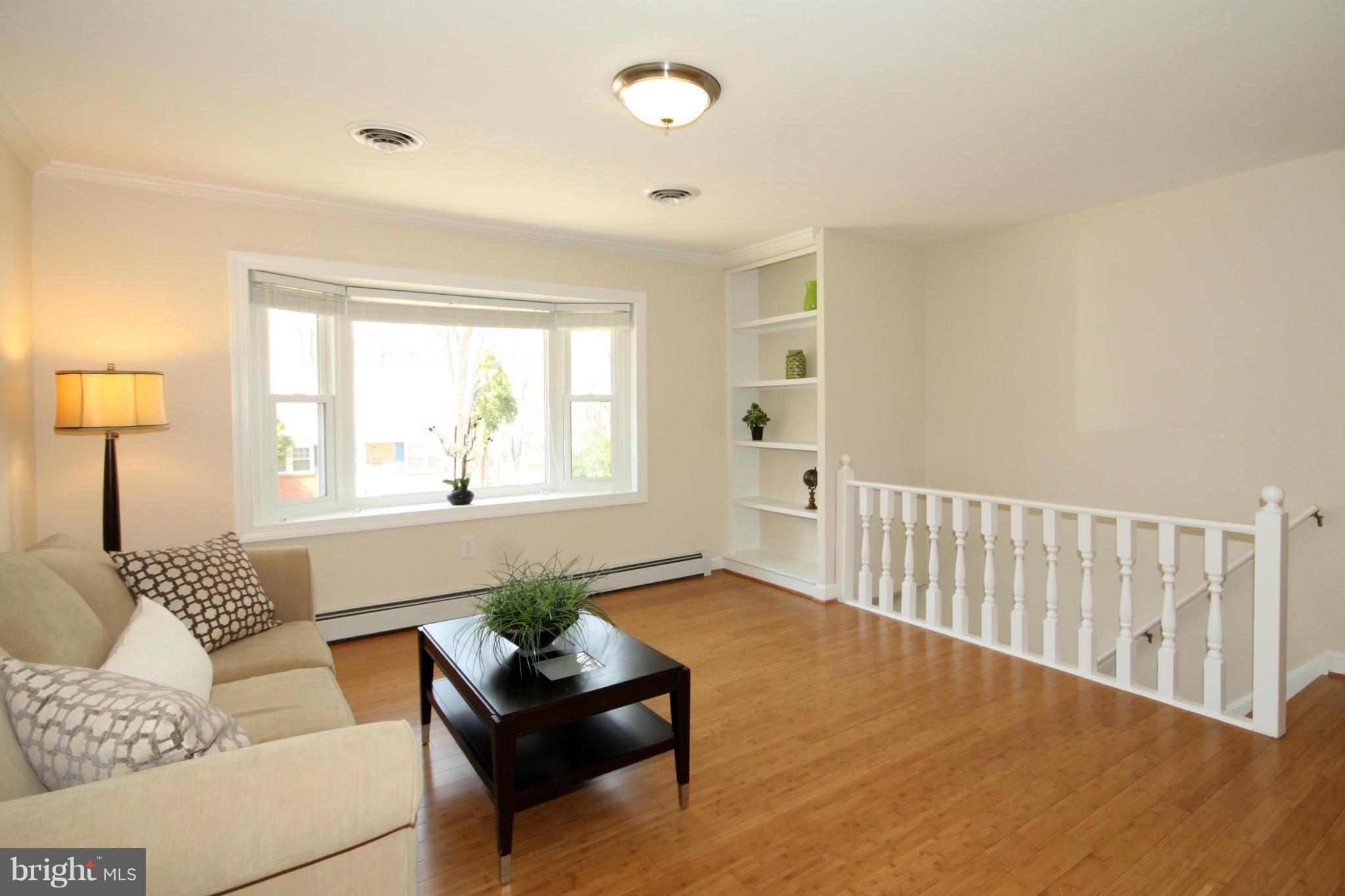 4307 Granby Road Woodbridge, VA 22193 - Photo 3 of 30 Living Room