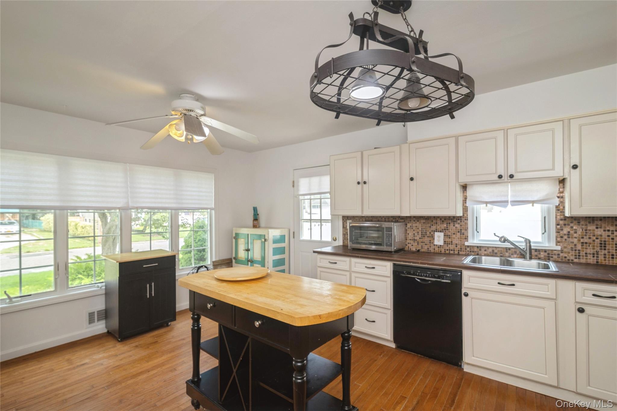 12 Larry Road Selden, NY 11784 - Photo 22 of 47 Gallery Image 22