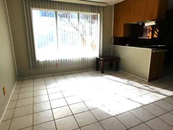 a view of empty room with window