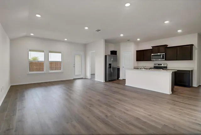 $2,100 | 3428 Sweetwater Way, Sherman, TX 75090