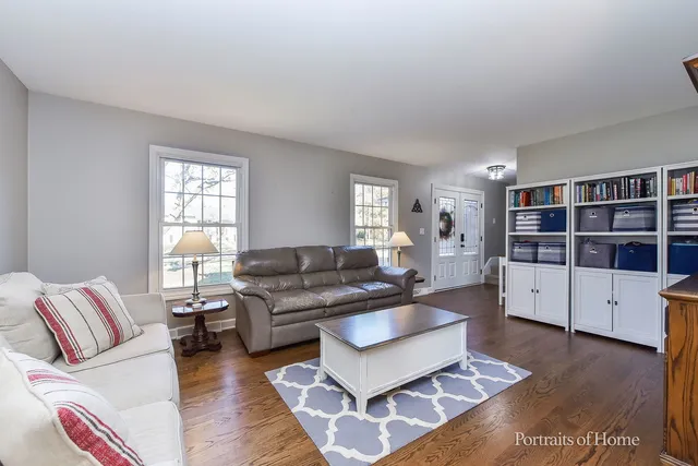 $640,000 | 344 Waxwing Avenue, Naperville, IL 60565